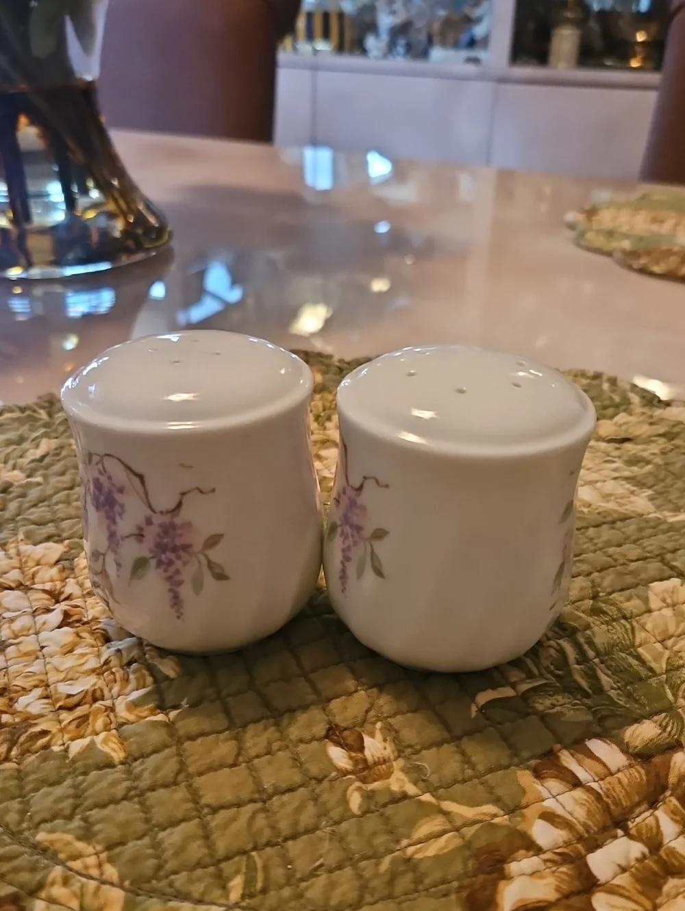 Set Of SALT & Pepper Shakers  White Purple Green In Excellant Condition Ceramic